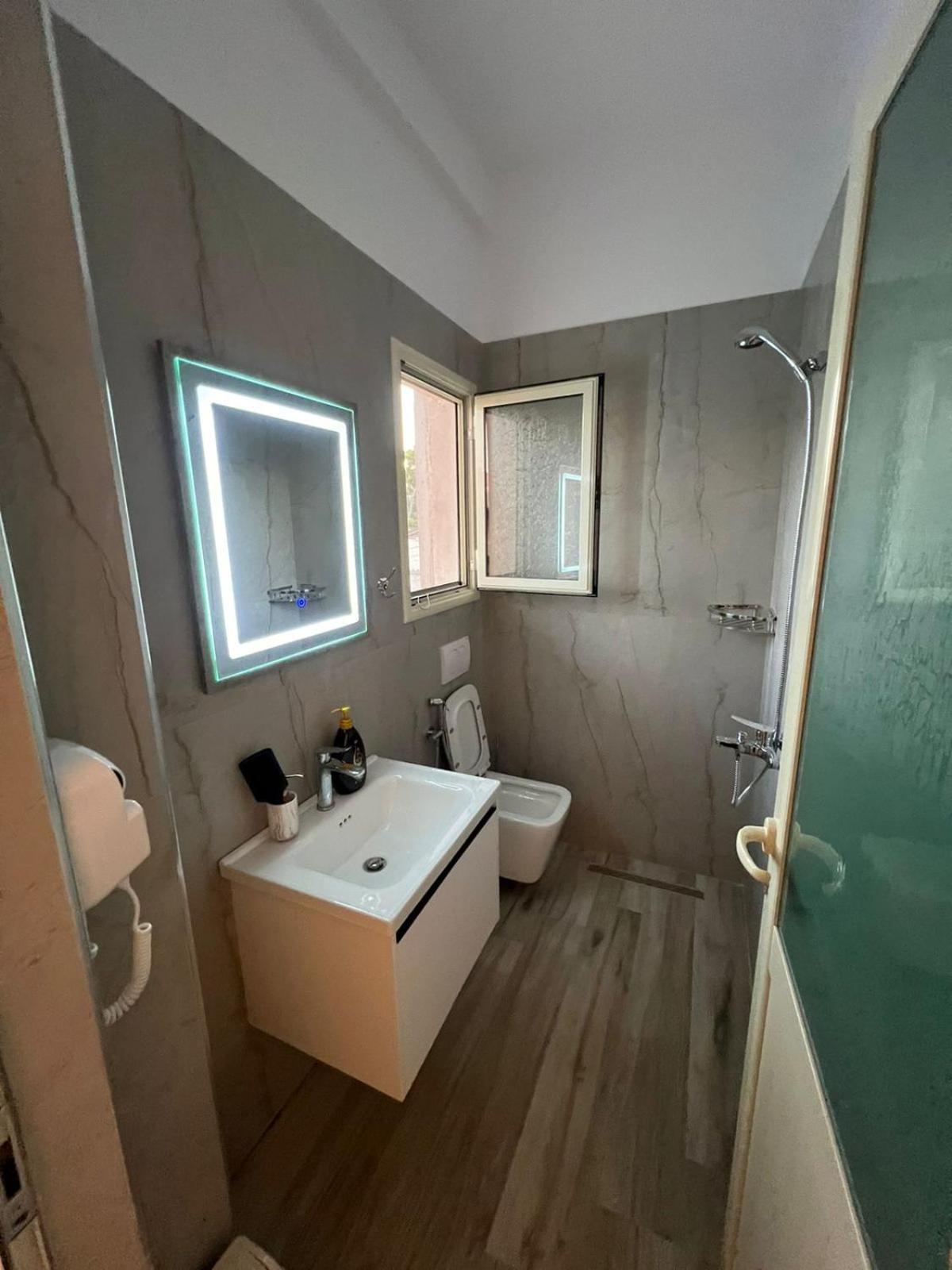 Greison Vacation House Vlorë Buitenkant foto
